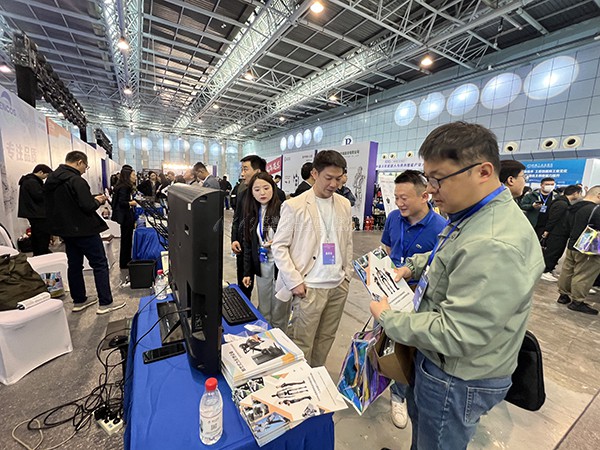 虚拟现实|虚拟仿真|三维虚拟技术|可视化工程|虚拟仿真交互|航空航天|汽车仿真|轮船仿真|列车仿真|多媒体应用|轨道交通|船舶制造|能源矿业|电力仿真|游戏开发|虚拟漫游|建筑设计|石油钻井|核能开放|互动营销|展览展示|爱迪斯通