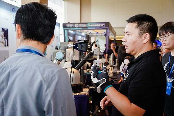 虚拟现实|虚拟仿真|三维虚拟技术|可视化工程|虚拟仿真交互|航空航天|汽车仿真|轮船仿真|列车仿真|多媒体应用|轨道交通|船舶制造|能源矿业|电力仿真|游戏开发|虚拟漫游|建筑设计|石油钻井|核能开放|互动营销|展览展示|爱迪斯通