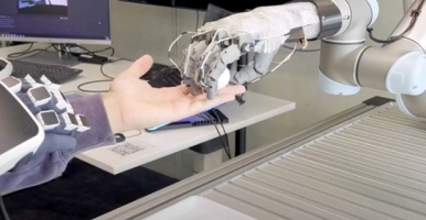 力反馈手套在虚拟训练、遥操作中的应用方向与优势